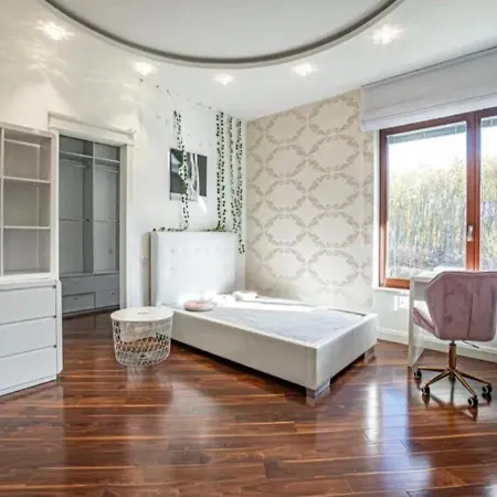 Pinska Villa *